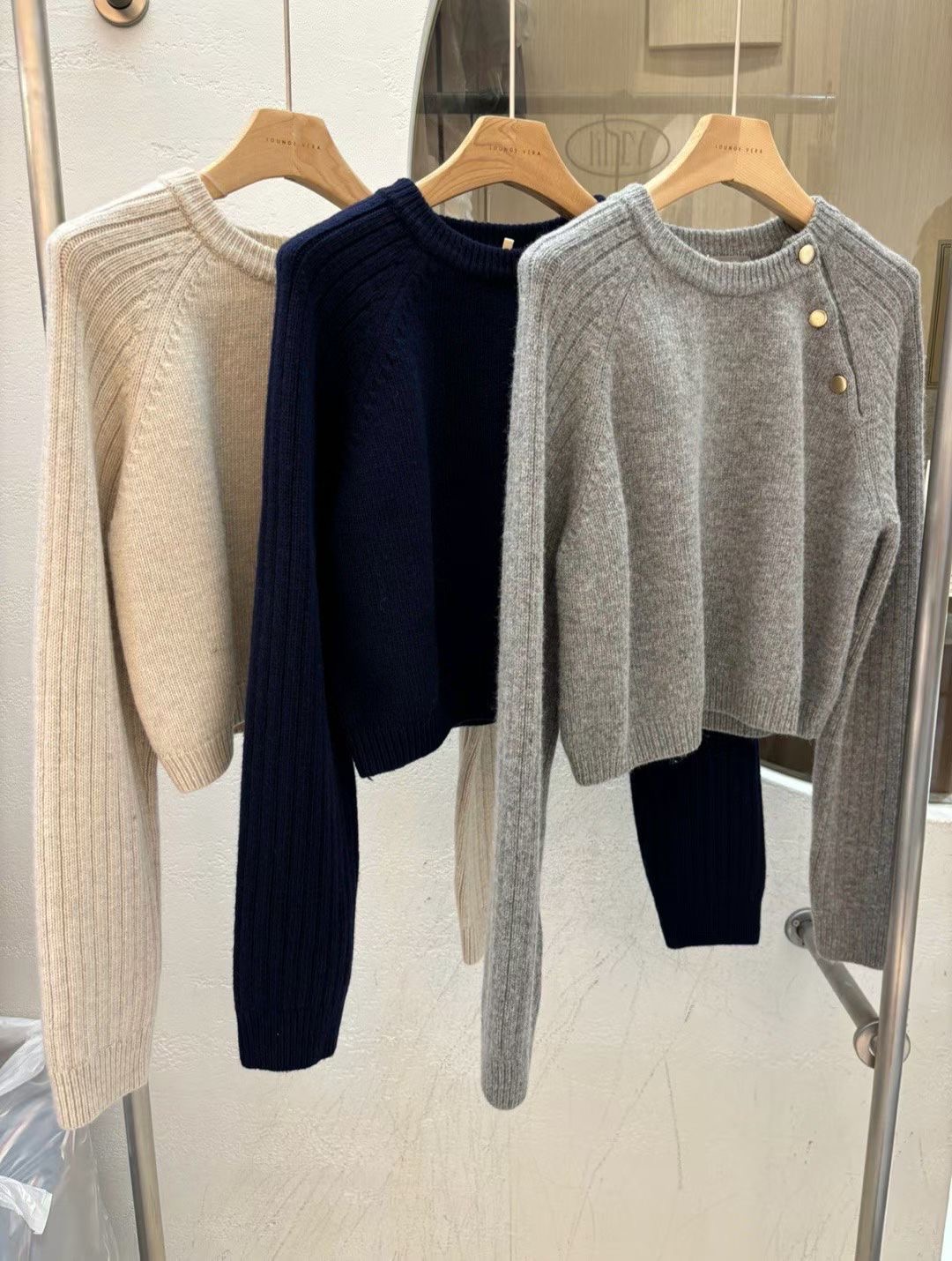 LOUNGE VERA韓國直郵㊣女士新品熱賣職業25秋冬針織衫紐扣LOUNGE VERA-2件訂針織衫