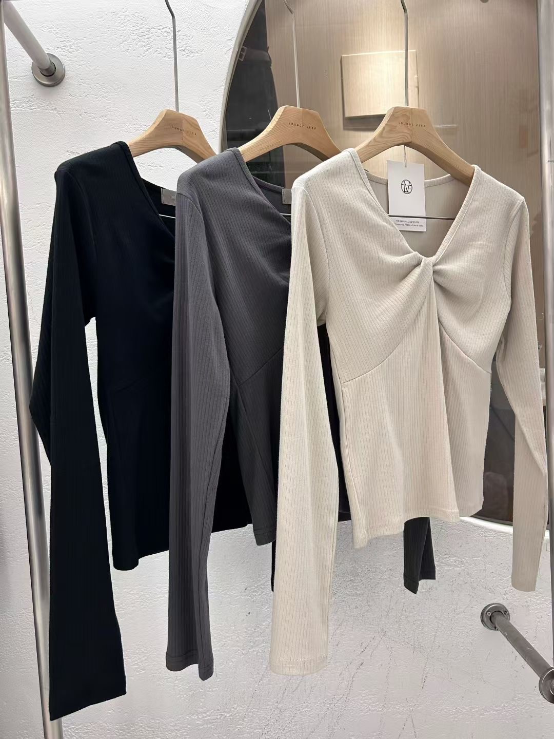 LOUNGE VERA韓國直郵㊣女裝新款熱賣人氣職業休閑真品長袖T恤LOUNGE VERA-2件訂長袖T恤圖色2左二色