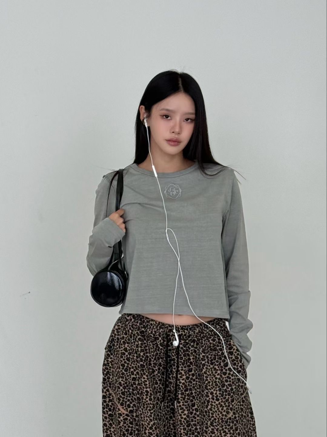 GISELE東大門㊣直郵女士新品真品職業熱賣推薦時尚人氣長袖T恤GISELE長袖T恤圖色1