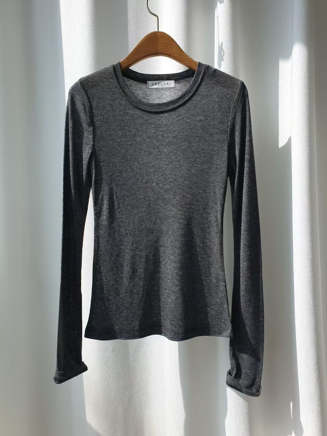 LUVLUV-럽럽-OT東大門㊣直郵女士新款真品休閑人氣長袖T恤LUVLUV-럽럽-OT長袖T恤圖色2