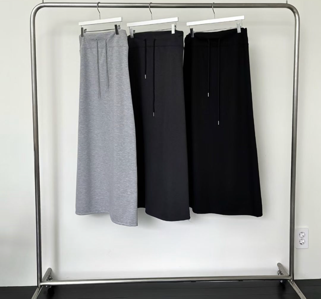 UNSANE東大門㊣代購女士新品推薦時尚熱賣真品人氣25秋冬長裙UNSANE長裙圖色2左二色