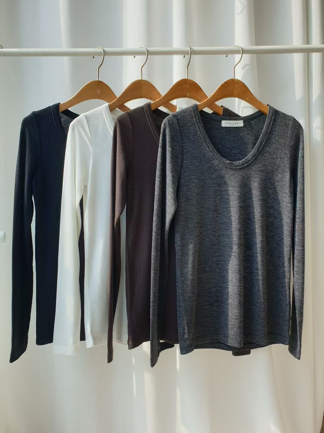 LUVLUV-럽럽-OT東大門㊣直郵女士新款職業熱賣人氣長袖T恤LUVLUV-럽럽-OT長袖T恤圖色1左一色