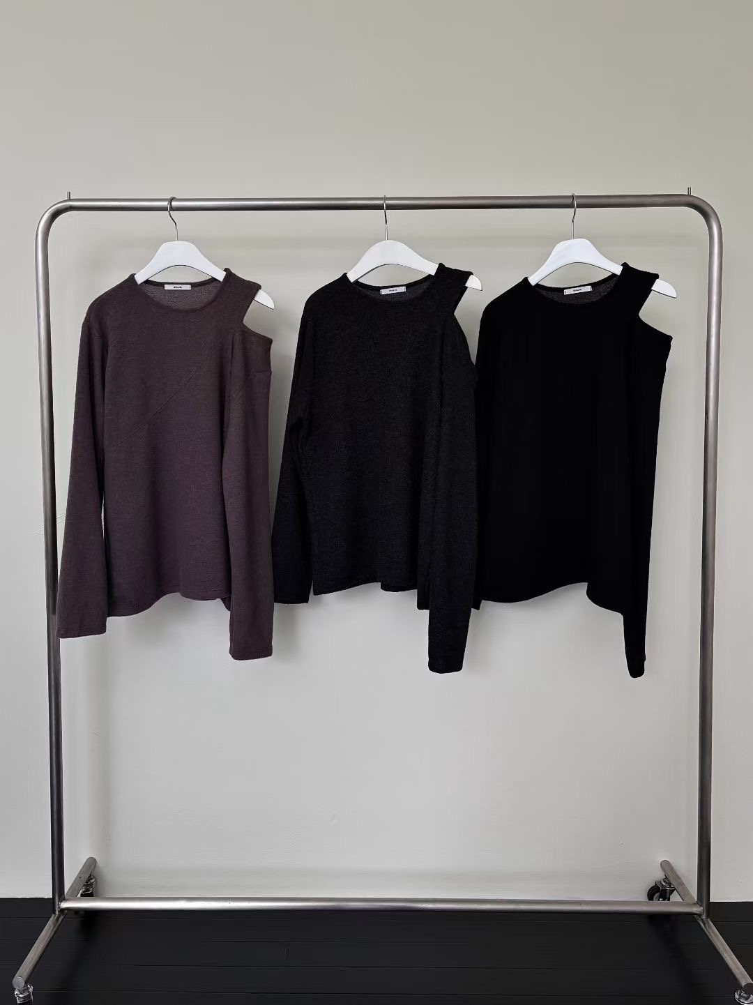 UNSANE東大門㊣直郵女裝新品推薦職業25秋冬時尚熱賣長袖T恤UNSANE長袖T恤圖色2左二色