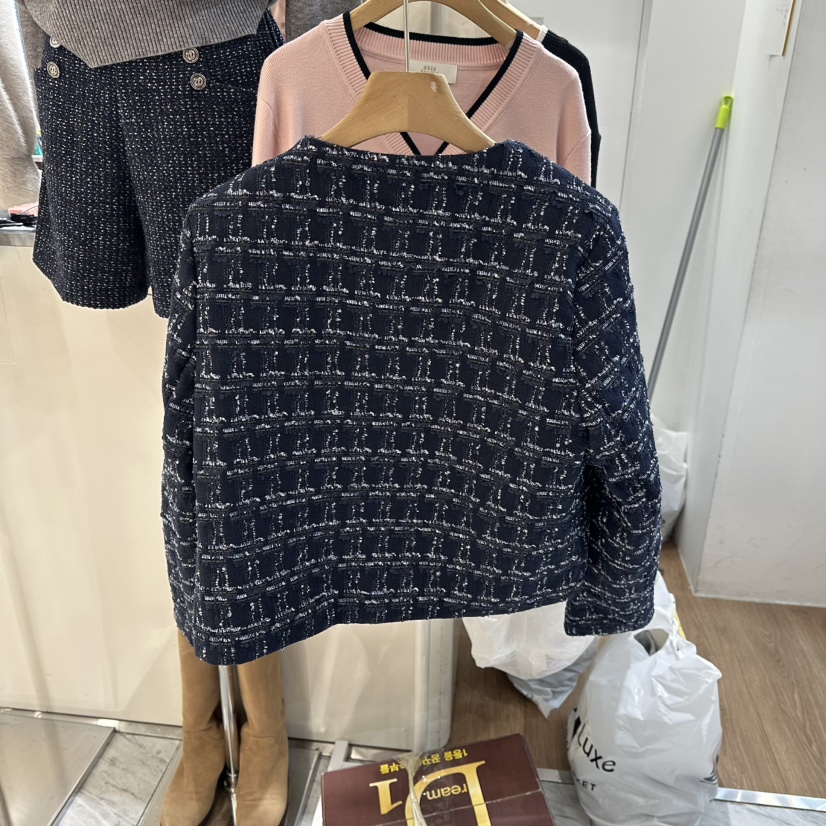 ABLESTUDIO東大門㊣代購女士新品休閑熱賣真品推薦夾克含胸花ABLESTUDIO夾克