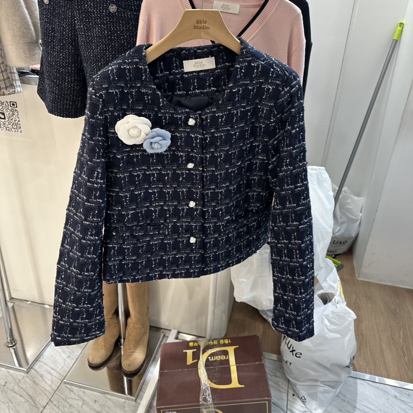 ABLESTUDIO東大門㊣代購女士新品休閑熱賣真品推薦夾克含胸花ABLESTUDIO夾克圖色2