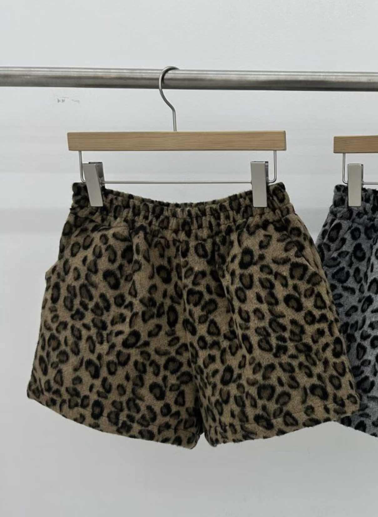 SPARK韓國直郵㊣女裝新款真品25秋冬推薦人氣休閑職業短褲豹紋SPARK短褲圖色1