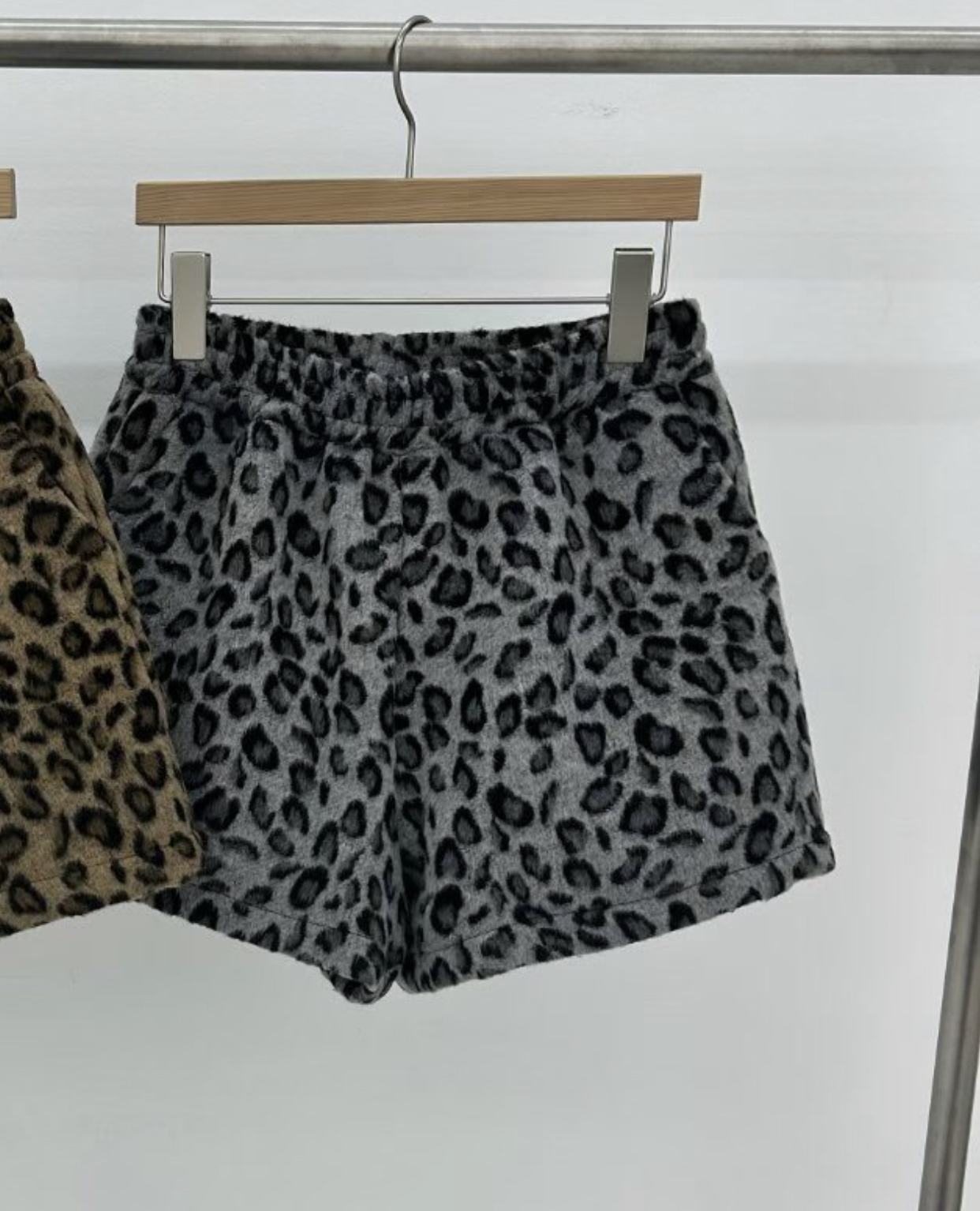 SPARK韓國直郵㊣女裝新款真品25秋冬推薦人氣休閑職業短褲豹紋SPARK短褲圖色2