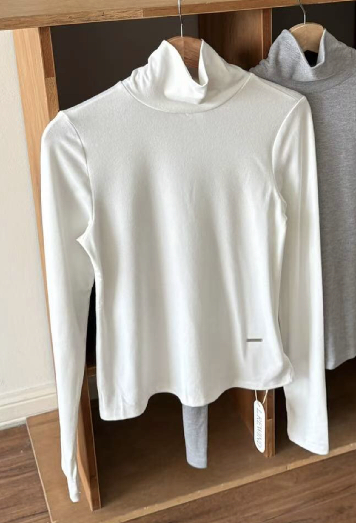 L.REWIND東大門㊣實拍女裝新品熱賣休閑推薦長袖T恤柔軟高領L.REWIND長袖T恤圖色1