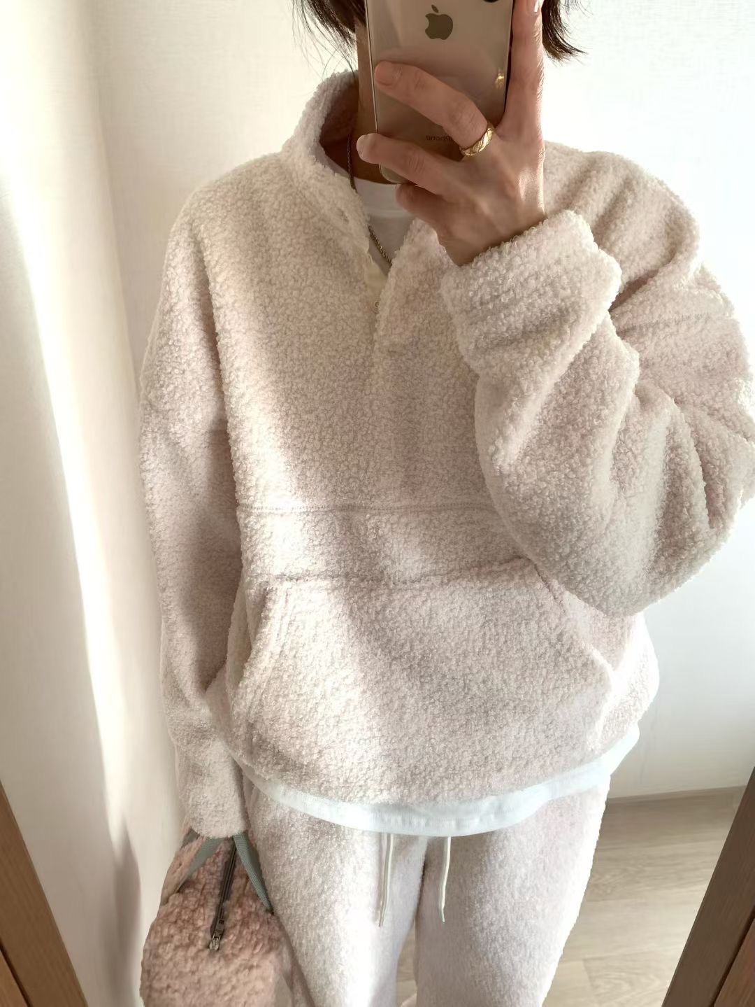 FEVER韓國代購㊣女裝新品人氣推薦職業時尚熱賣真品衛衣連帽衫FEVER衛衣圖色3