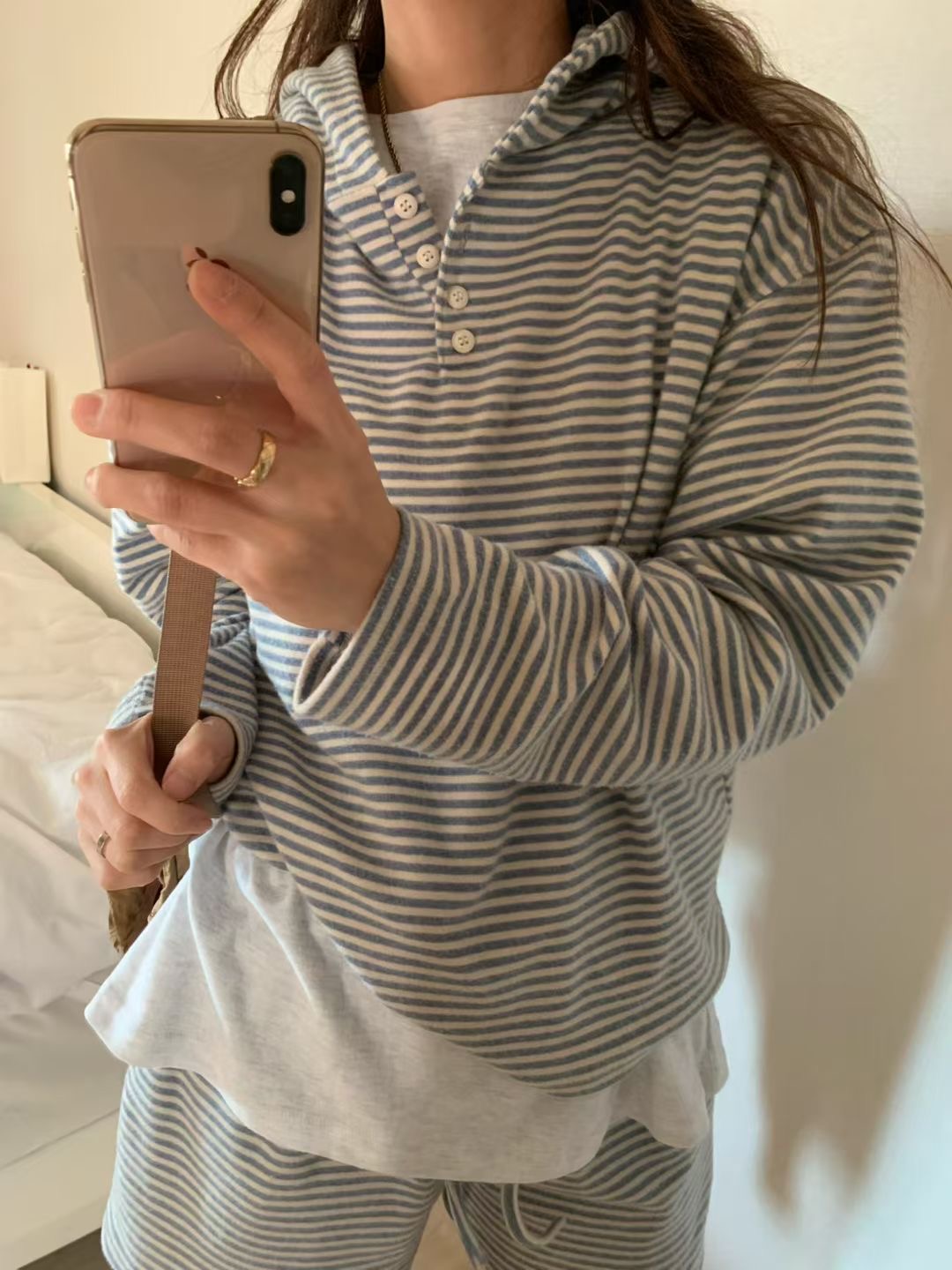 FEVER東大門㊣代購女裝新款推薦25秋冬熱賣真品休閑職業衛衣FEVER衛衣圖色1