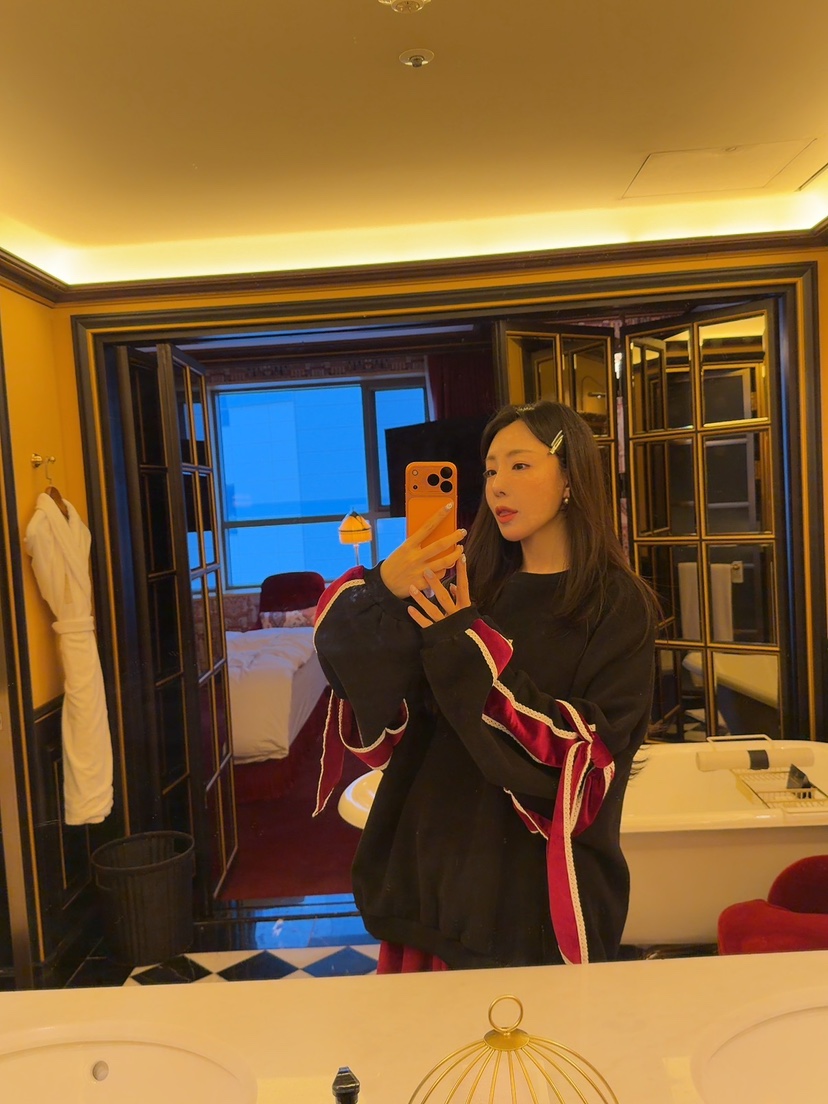 PALETTE-Q東大門㊣實拍女士新款推薦時尚人氣衛衣天鵝絨加絨PALETTE-Q衛衣