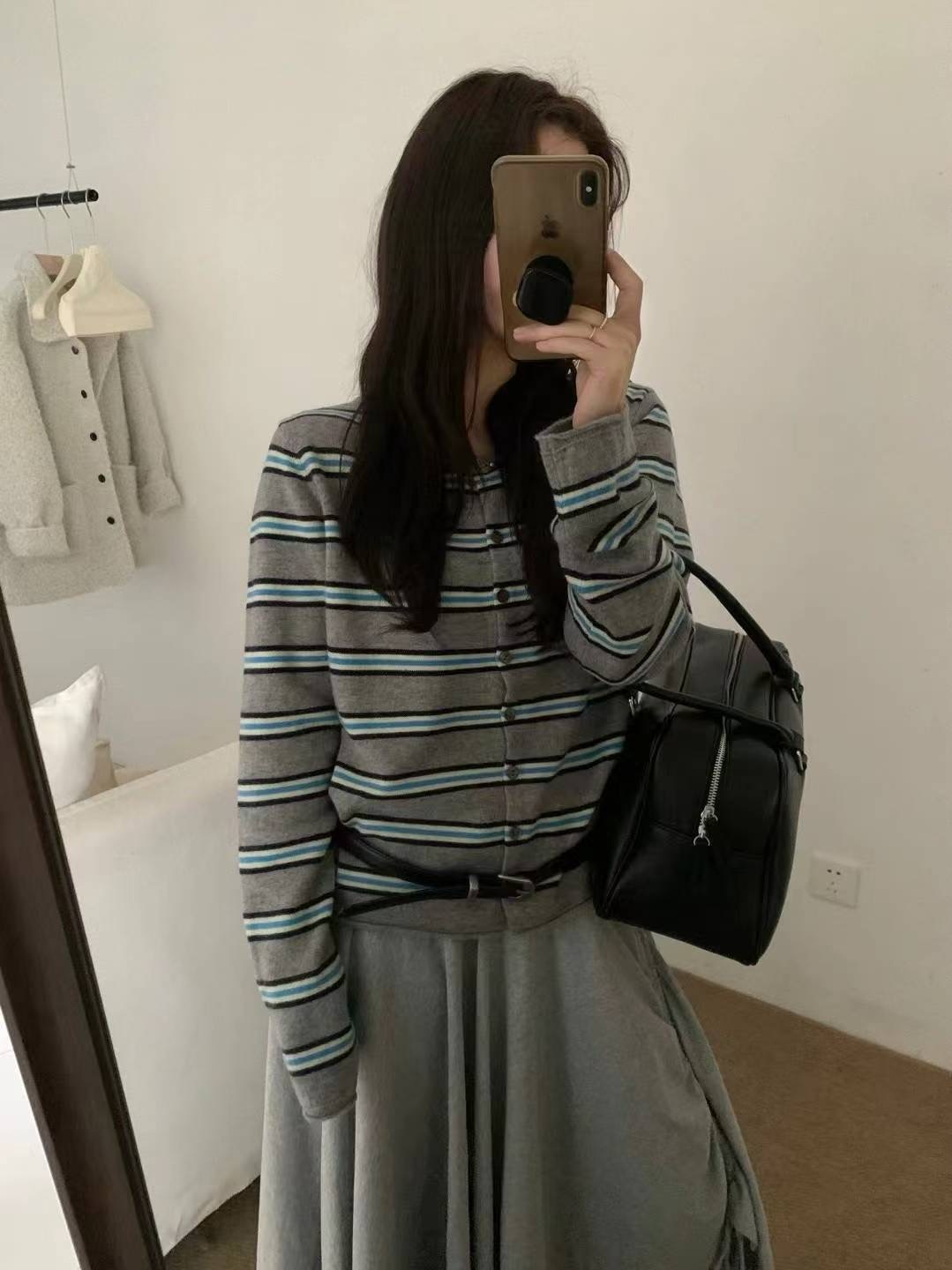 ONEMORETHING東大門㊣實拍女士新品職業真品針織衫不含內搭ONEMORETHING針織衫圖色1