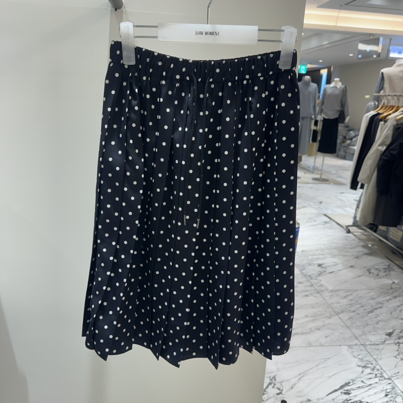 LOW MOMENT東大門㊣實拍女裝新款時尚半身裙中短裙春款褶裥LOW MOMENT半身裙/中短裙圖色2