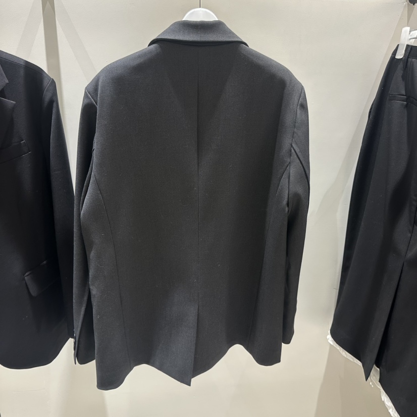 LOW MOMENT韓國代購㊣女士新品25秋冬推薦熱賣職業夾克春款LOW MOMENT夾克