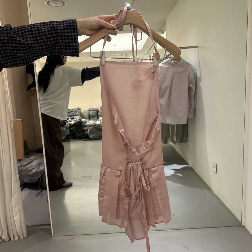 VAULT東大門㊣直郵女裝新品熱賣職業真品休閑25秋冬吊帶背心褶裥VAULT吊帶/背心