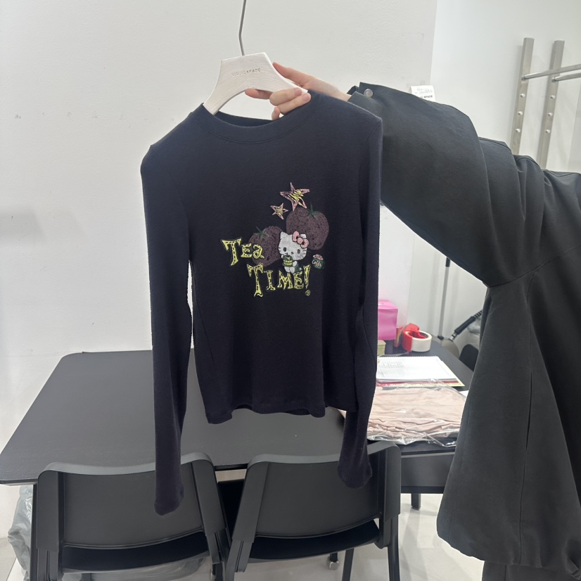 VISUAL SPACE東大門㊣實拍女裝新品推薦時尚25秋冬長袖T恤春款VISUAL SPACE長袖T恤圖色2