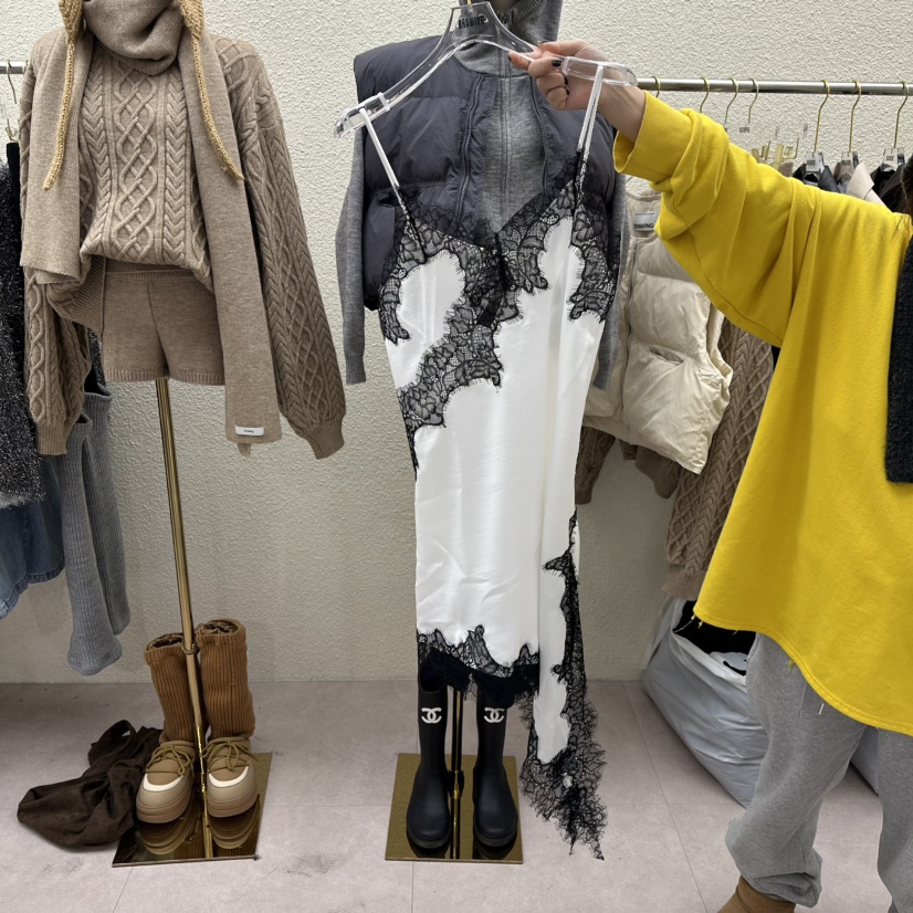 DRAWING東大門㊣直郵女裝新款職業熱賣25秋冬吊帶背心春款蕾絲DRAWING吊帶/背心圖色1