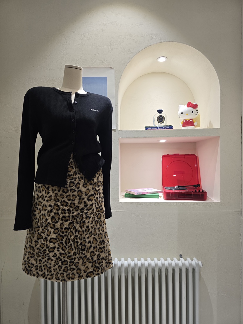 LIKEVAM㊣東大門實拍女裝新款時尚熱賣休閑人氣長袖T恤開衫LIKEVAM長袖T恤圖色2