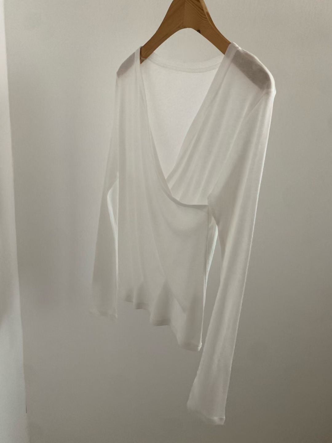 REMUTE韓國代購㊣女士新品職業真品人氣推薦時尚26春夏長袖T恤REMUTE長袖T恤圖色1