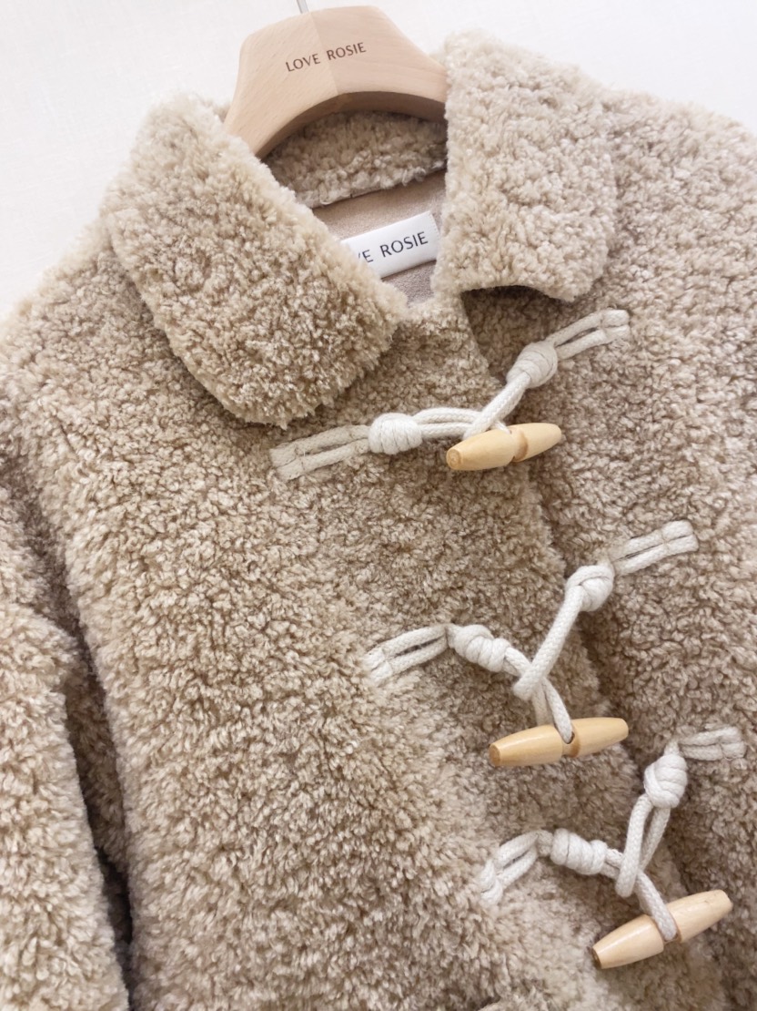 LOVE ROSIE㊣東大門代購女裝新品職業真品熱賣人氣短款大衣LOVE ROSIE短款大衣