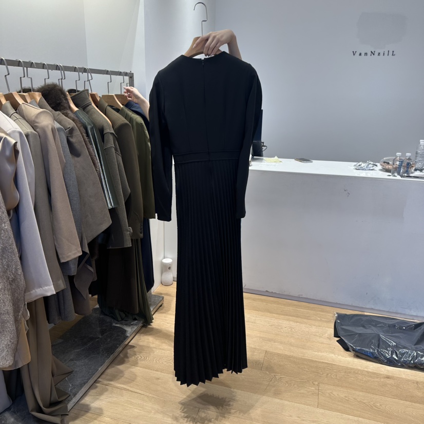 VAN NZILL㊣東大門實拍女士新品時尚真品推薦職業熱賣連衣裙VAN NZILL連衣裙
