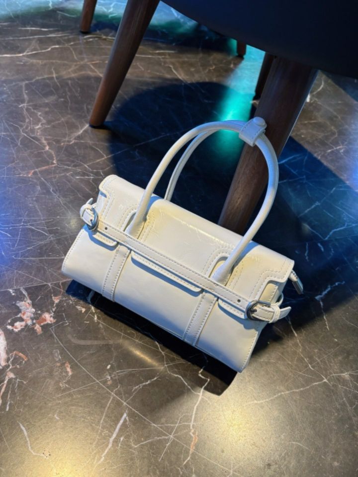 TROUVAILLE東大門直郵㊣女裝新品熱賣手拿包腋下包牛皮系帶TROUVAILLE手拿包/腋下包圖色3