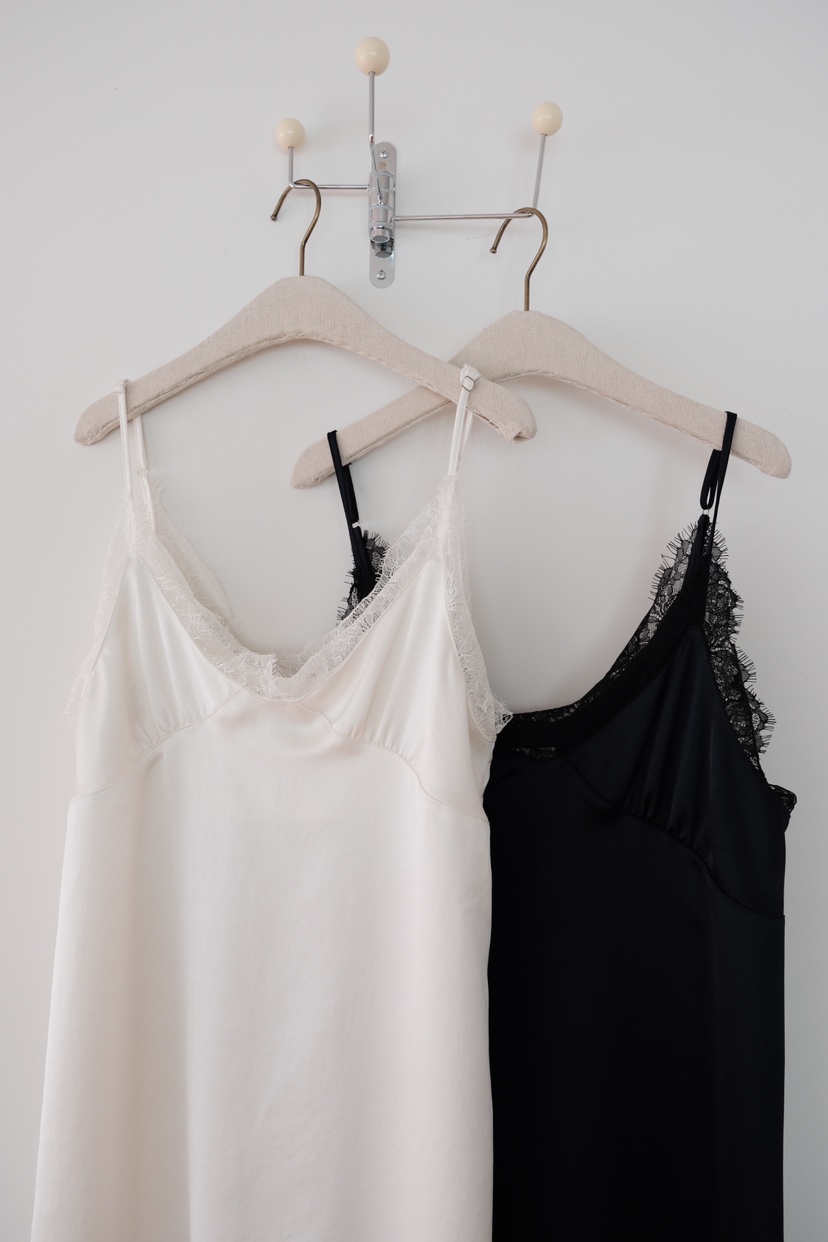 SORBET/FLAT WHITE東大門直郵㊣女裝新品推薦熱賣連衣裙緞面SORBET/FLAT WHITE連衣裙