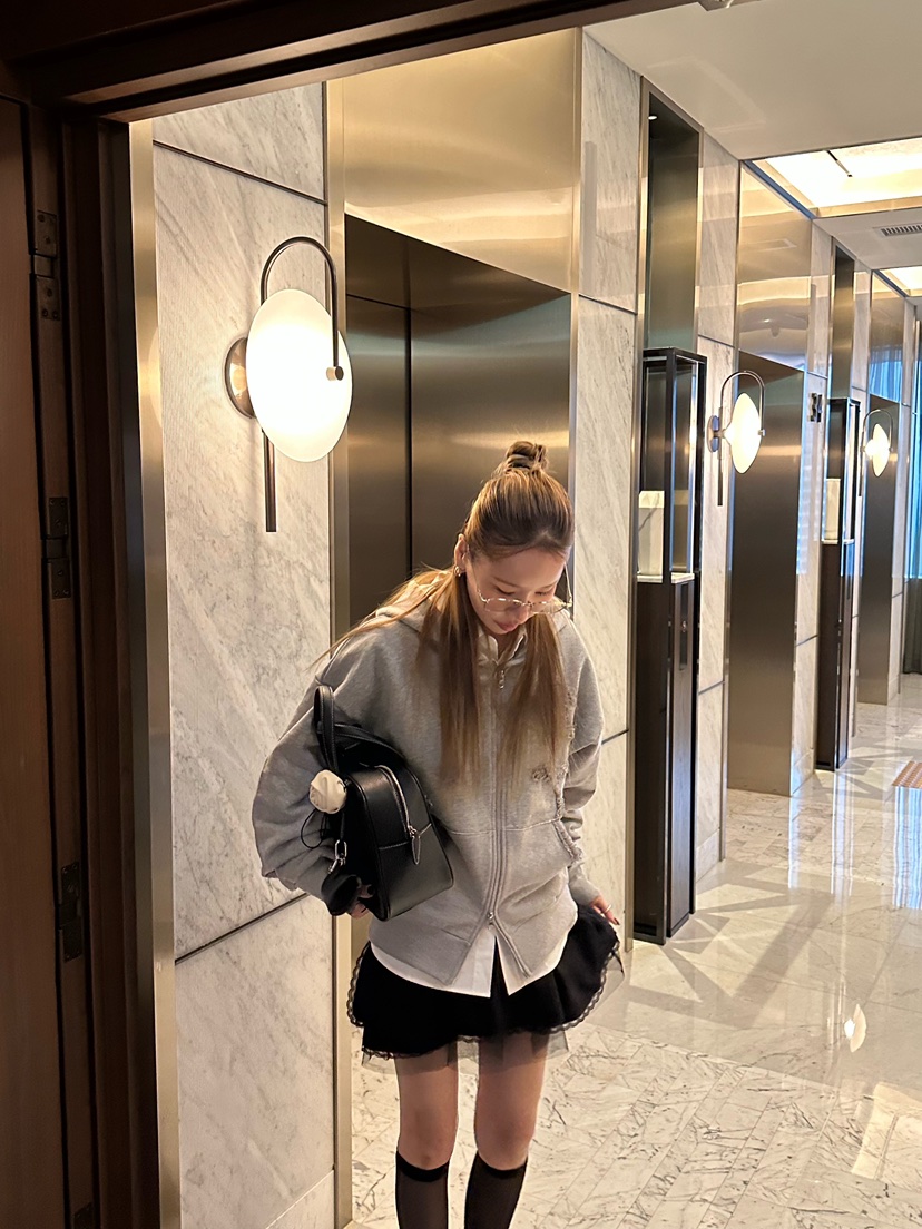 ZEROZERO㊣東大門實拍女裝新品推薦職業衛衣連帽拉鏈衫蕾絲ZEROZERO衛衣