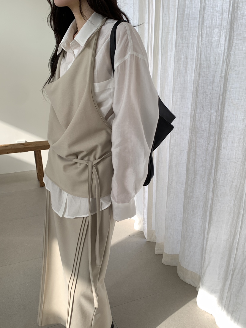 B_GARDER韓國代購㊣女士新款真品時尚熱賣職業26春夏吊帶背心B.GARDER吊帶/背心