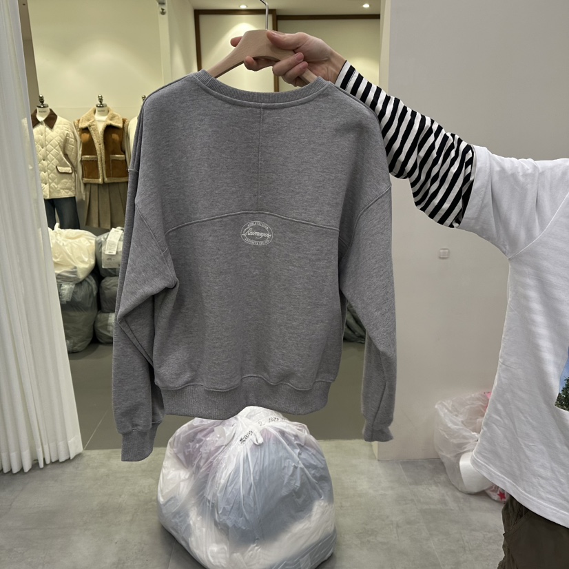 URBANSTORY/REMAKING㊣東大門實拍女裝新款人氣熱賣衛衣春款Remaking/URBANSTORY衛衣