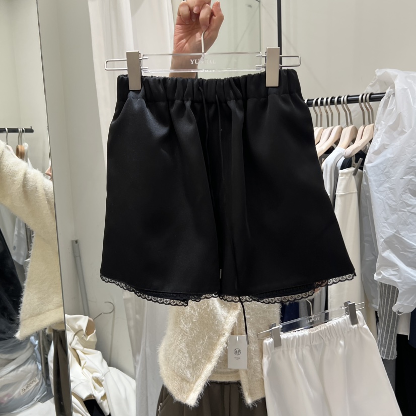 YUNBAL韓國代購女裝新款25秋冬熱賣人氣休閑短褲蕾絲緞面YUNBAL短褲圖色2