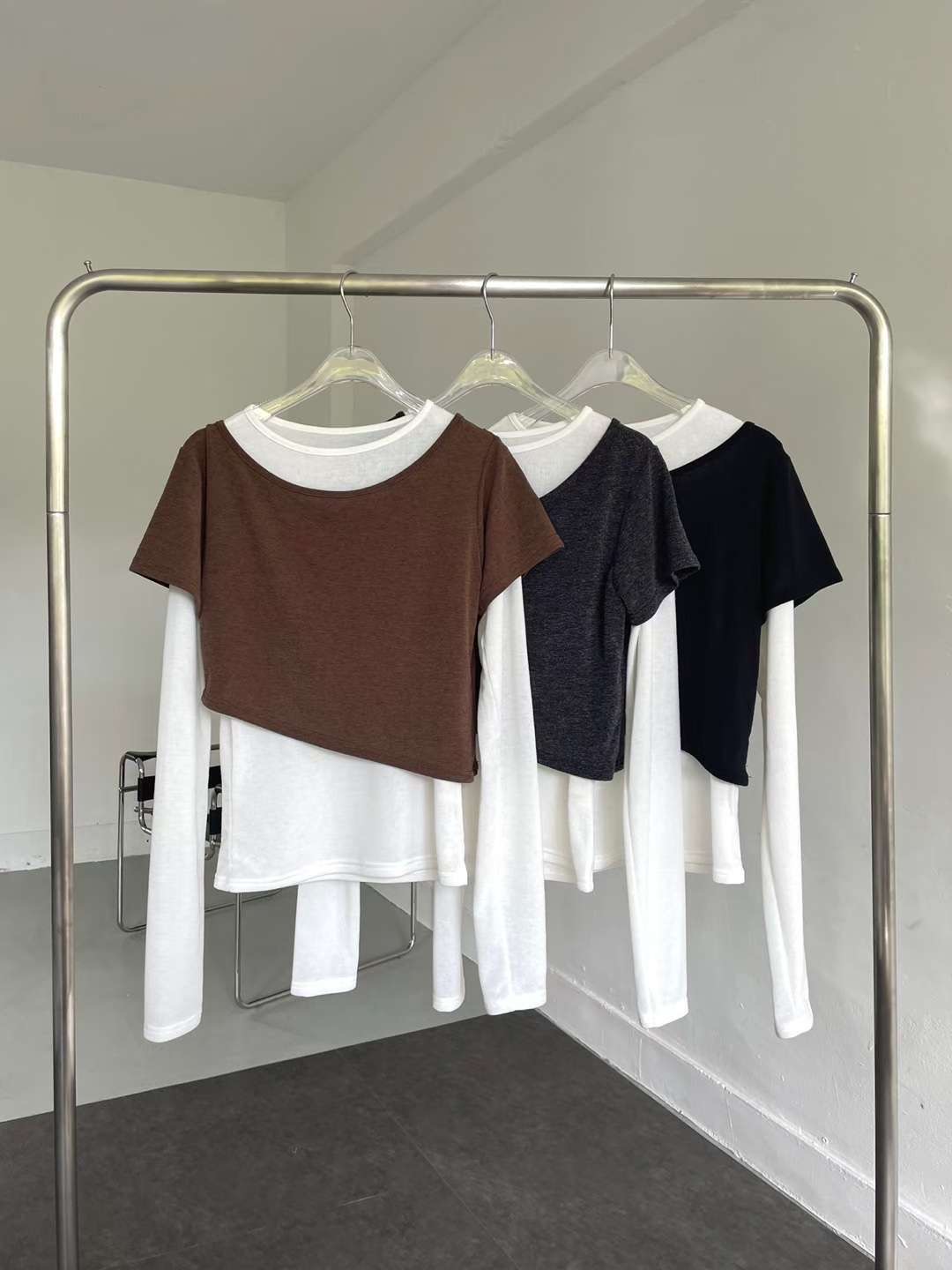 AWESOME-ot東大門直郵㊣女裝新款熱賣人氣時尚長袖T恤假兩件AWESOME-ot長袖T恤圖色2左二色