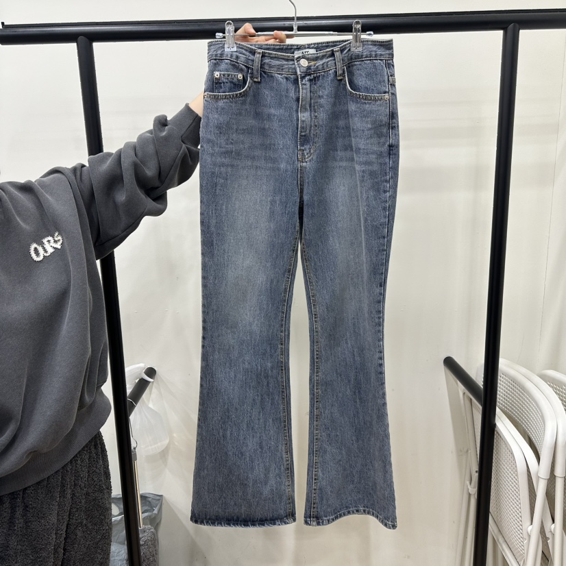 ARR㊣東大門實拍女士新品熱賣職業真品休閑人氣牛仔褲春款喇叭ARR牛仔褲圖色1