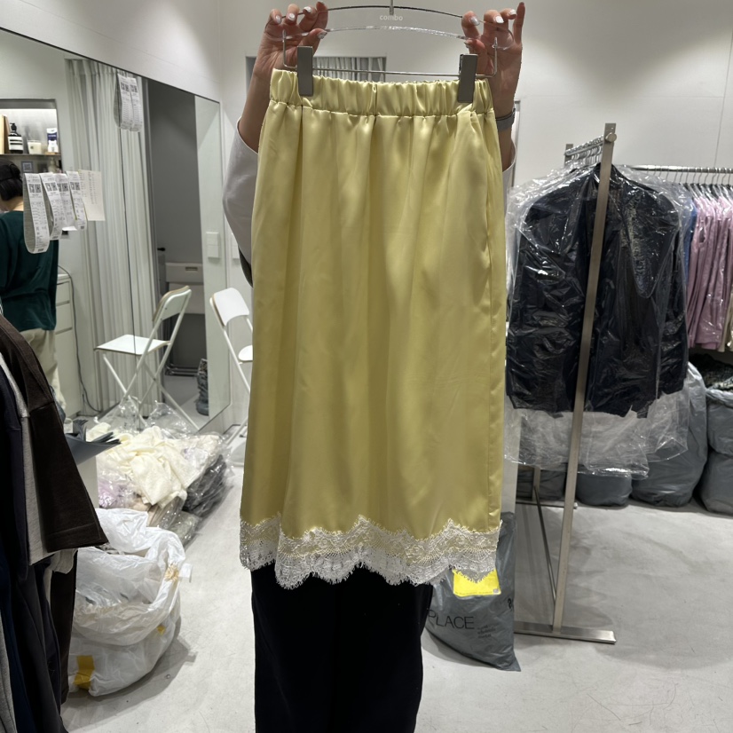 COMBO韓國代購㊣女士新品真品休閑熱賣職業長裙春款蕾絲緞面COM_BO長裙圖色2