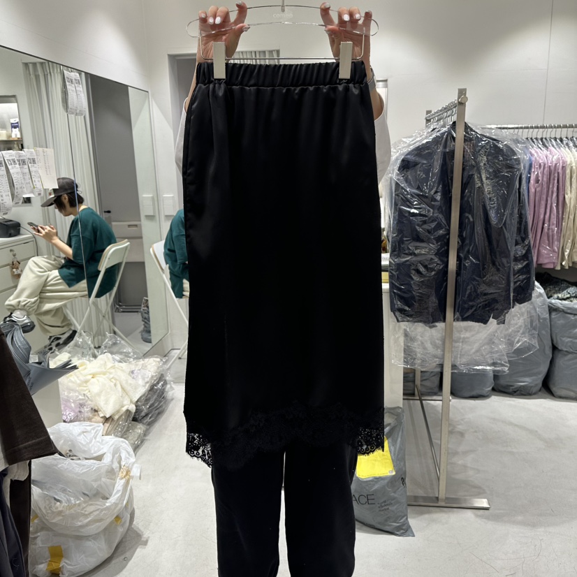 COMBO韓國代購㊣女士新品真品休閑熱賣職業長裙春款蕾絲緞面COM_BO長裙圖色4