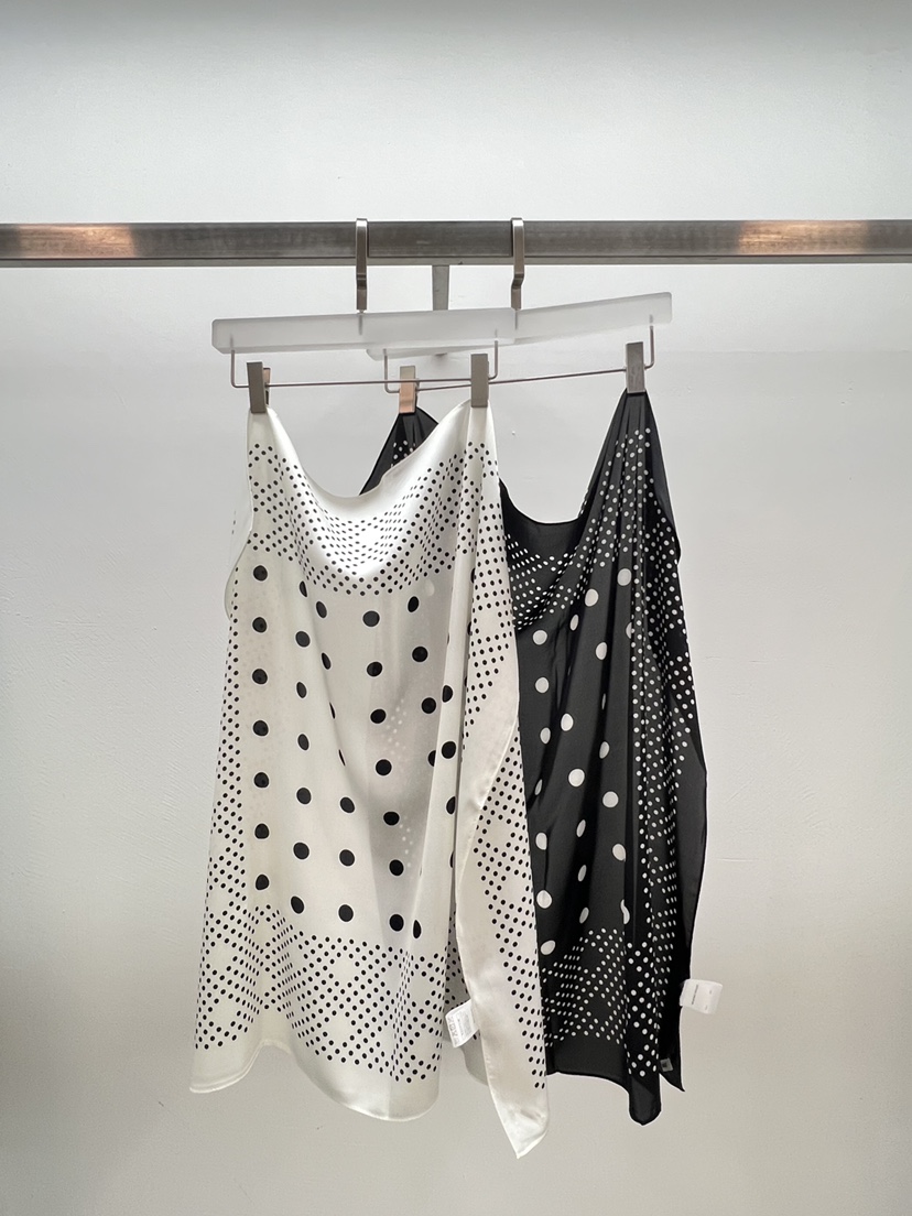 WEARABLE-L韓國代購㊣女裝新款時尚休閑26春夏圍巾披肩春款WEARABLE圍巾/披肩