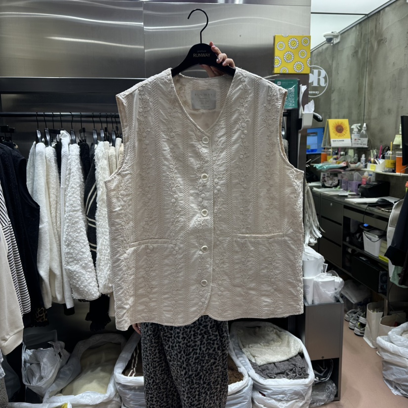 RUNWAY-런웨이韓國代購㊣女士新品職業真品人氣馬甲刺繡春款RUNWAY馬甲圖色2