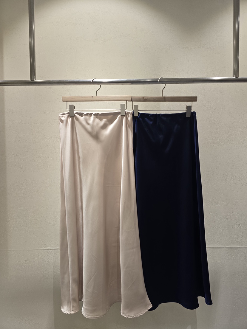 LIKEVAM㊣東大門實拍女裝新款人氣26春夏休閑時尚推薦長裙緞面LIKEVAM長裙