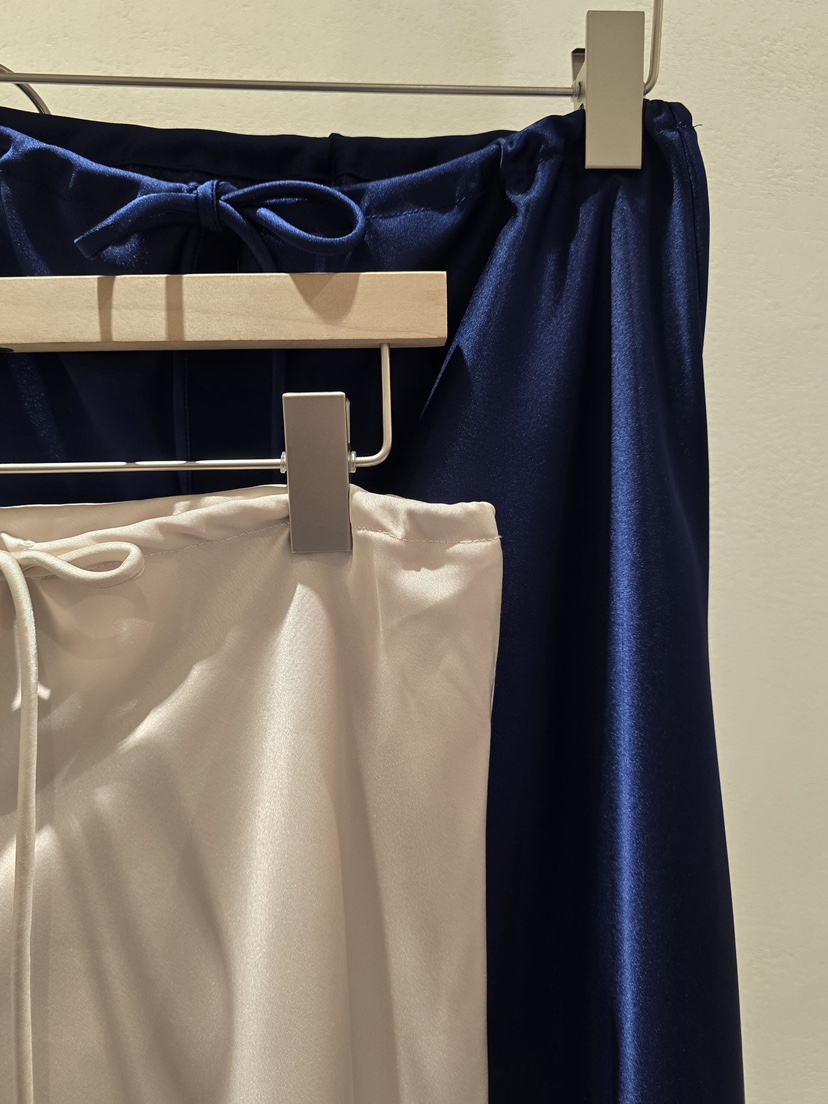 LIKEVAM㊣東大門實拍女裝新款人氣26春夏休閑時尚推薦長裙緞面LIKEVAM長裙