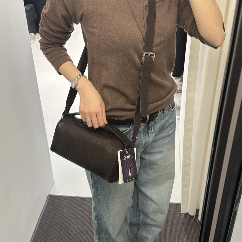 OSOO韓國代購㊣女裝新品時尚職業熱賣推薦休閑單肩斜跨包皮革OSOO單肩/斜跨包