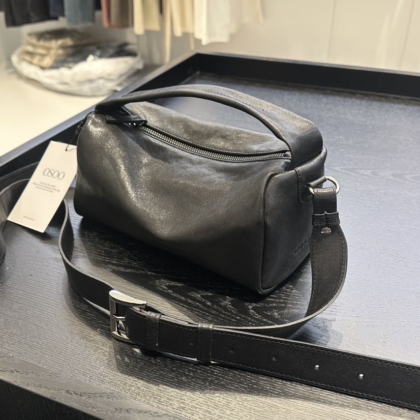 OSOO韓國代購㊣女裝新品時尚職業熱賣推薦休閑單肩斜跨包皮革OSOO單肩/斜跨包圖色1黑色