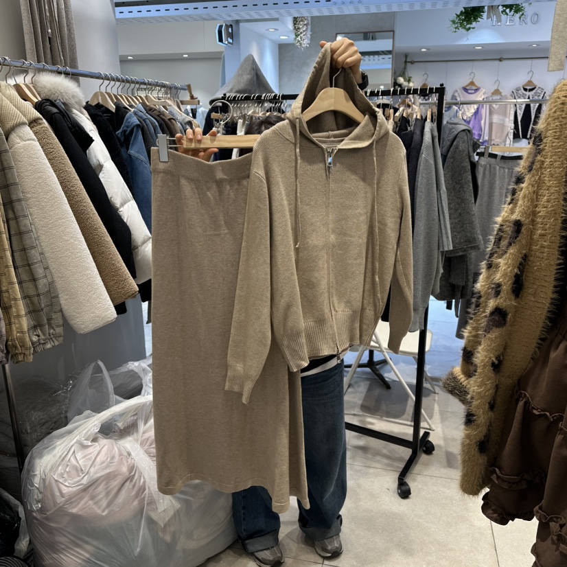 DREAM GIRIS/HOT PLACE㊣東大門代購女裝新款真品套裝三件套套裝兜帽DREAM GIRIS/HOT PLACE套裝圖色2