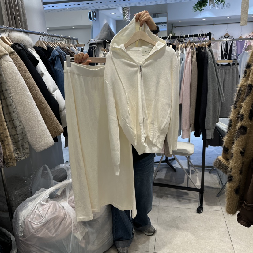 DREAM GIRIS/HOT PLACE㊣東大門代購女裝新款真品套裝三件套套裝兜帽DREAM GIRIS/HOT PLACE套裝圖色4