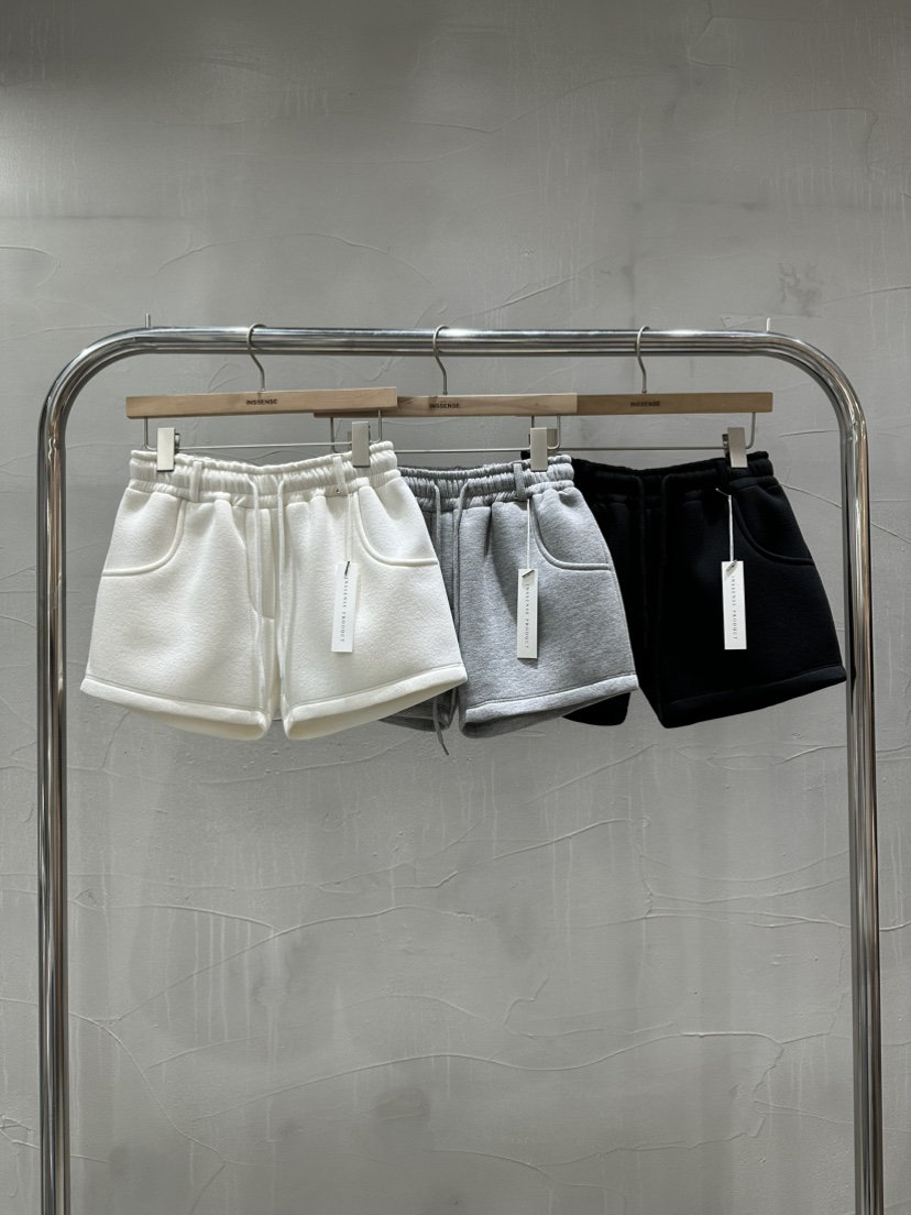 INSSENSE-A韓國直郵女士新款26春夏時尚職業推薦熱賣短褲INSSENSE-A短褲