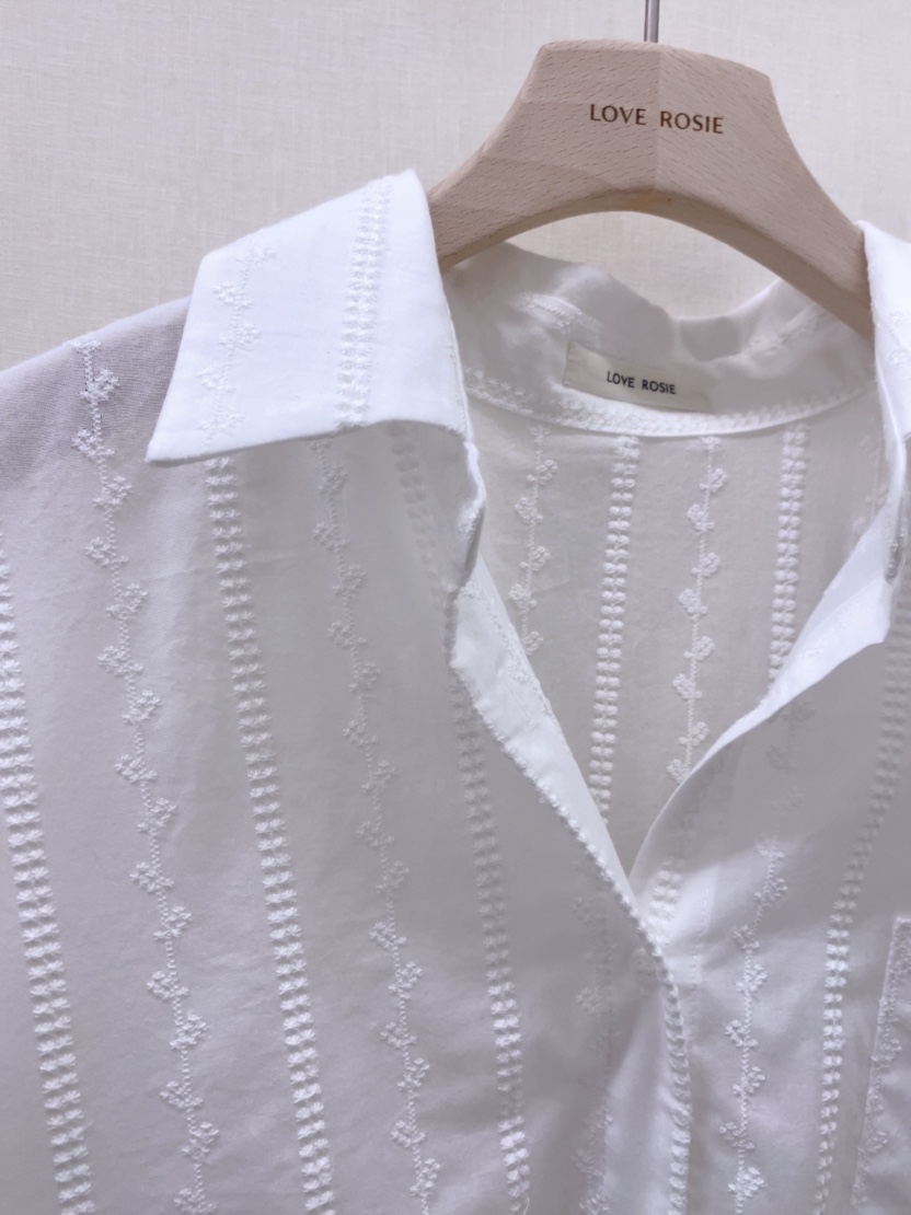 LOVE ROSIE韓國直郵女士新品熱賣人氣時尚襯衫蕾絲衫蕾絲LOVE ROSIE襯衫/蕾絲衫