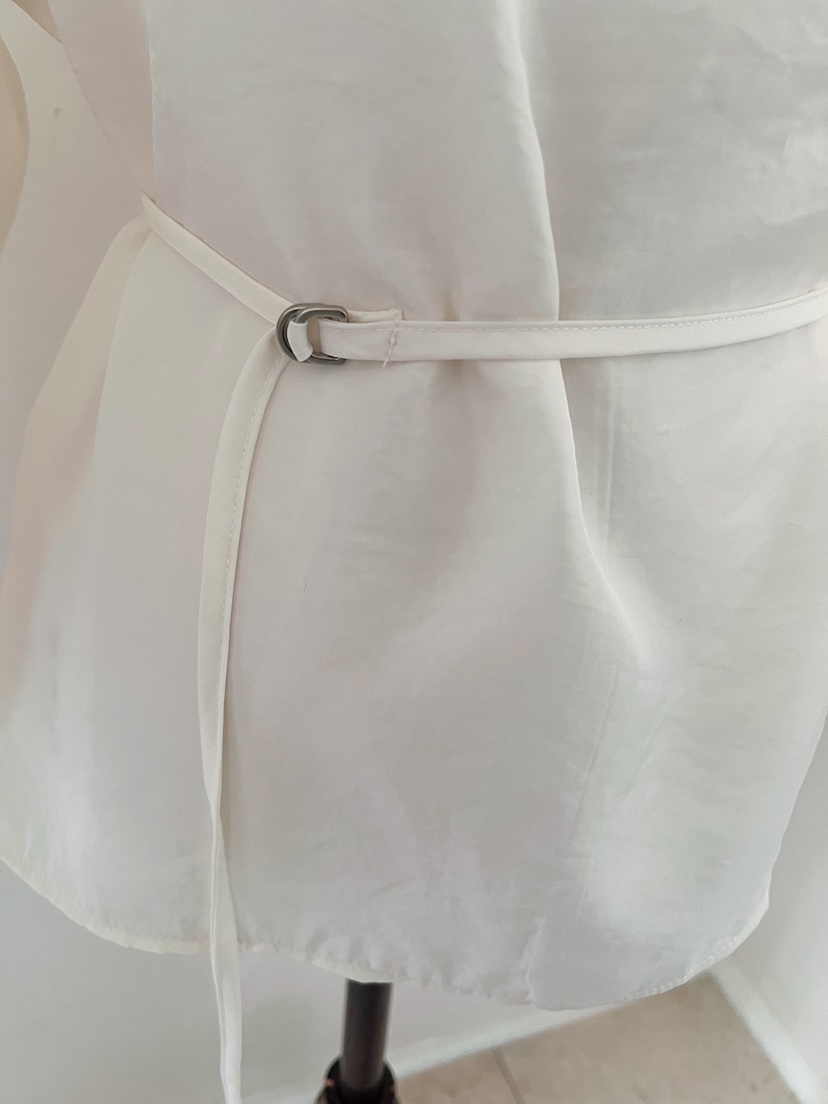 LOVE ROSIE韓國代購女裝新款熱賣襯衫蕾絲衫含腰繩套裝腰帶LOVE ROSIE襯衫/蕾絲衫