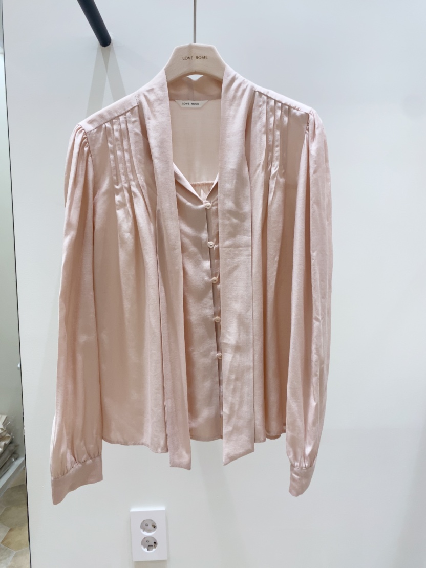 LOVE ROSIE東大門直郵女士新品推薦人氣真品襯衫蕾絲衫系帶LOVE ROSIE襯衫/蕾絲衫