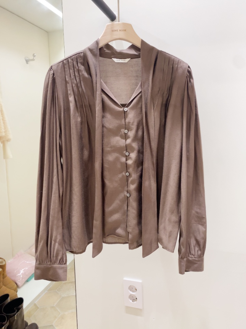 LOVE ROSIE東大門直郵女士新品推薦人氣真品襯衫蕾絲衫系帶LOVE ROSIE襯衫/蕾絲衫