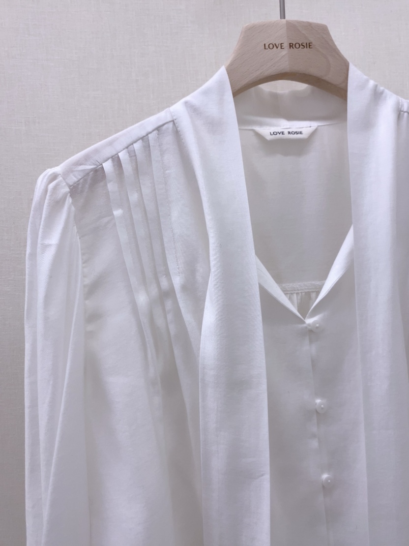 LOVE ROSIE東大門直郵女士新品推薦人氣真品襯衫蕾絲衫系帶LOVE ROSIE襯衫/蕾絲衫