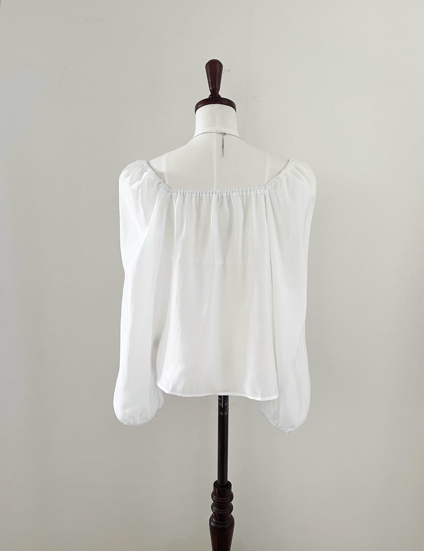 LOVE ROSIE東大門直郵女士新款真品襯衫蕾絲衫泡泡袖荷葉邊LOVE ROSIE襯衫/蕾絲衫